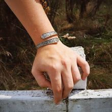 Load image into Gallery viewer, Greta Cuff