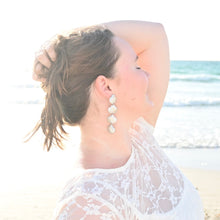 Load image into Gallery viewer, Dangly Shell Earrings