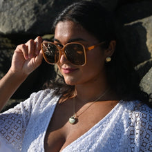 Load image into Gallery viewer, Seashell Locket