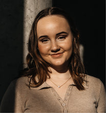 Load image into Gallery viewer, Dainty Pearl Necklace