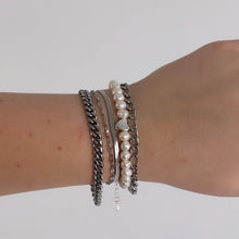 Load image into Gallery viewer, Figaro Chain Bracelet
