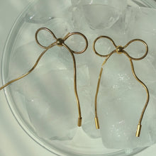 Load image into Gallery viewer, Simple Bow Earrings
