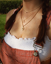 Load image into Gallery viewer, Dainty Horseshoe Necklace

