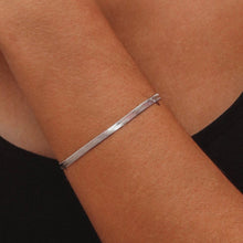Load image into Gallery viewer, Snake Chain Bracelet
