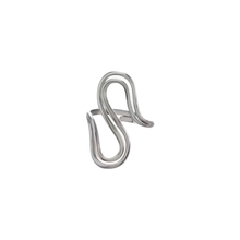 Load image into Gallery viewer, Twirl Ring
